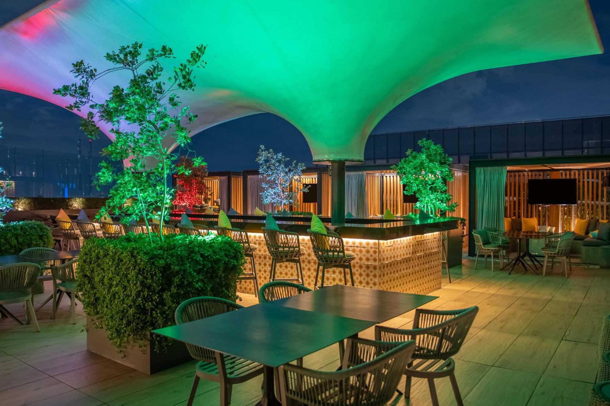 Fiesta Americana Viaducto Aeropuerto Mexico By Eksteriør billede The bar at the Sky Bar